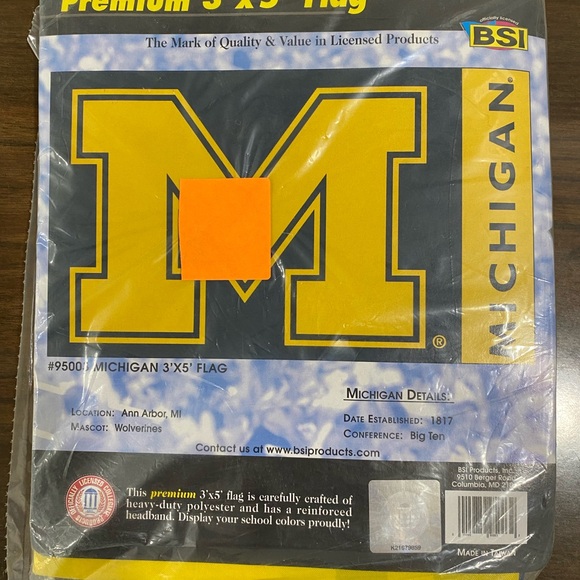 University of Michigan 3 x 5 flag - Picture 1 of 1